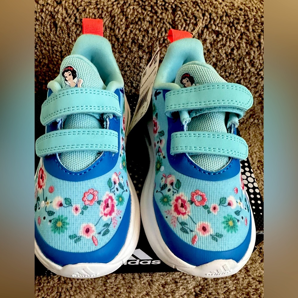 ADIDAS X DISNEY SNOW WHITE FORTARUN SHOES  size 8 toddler